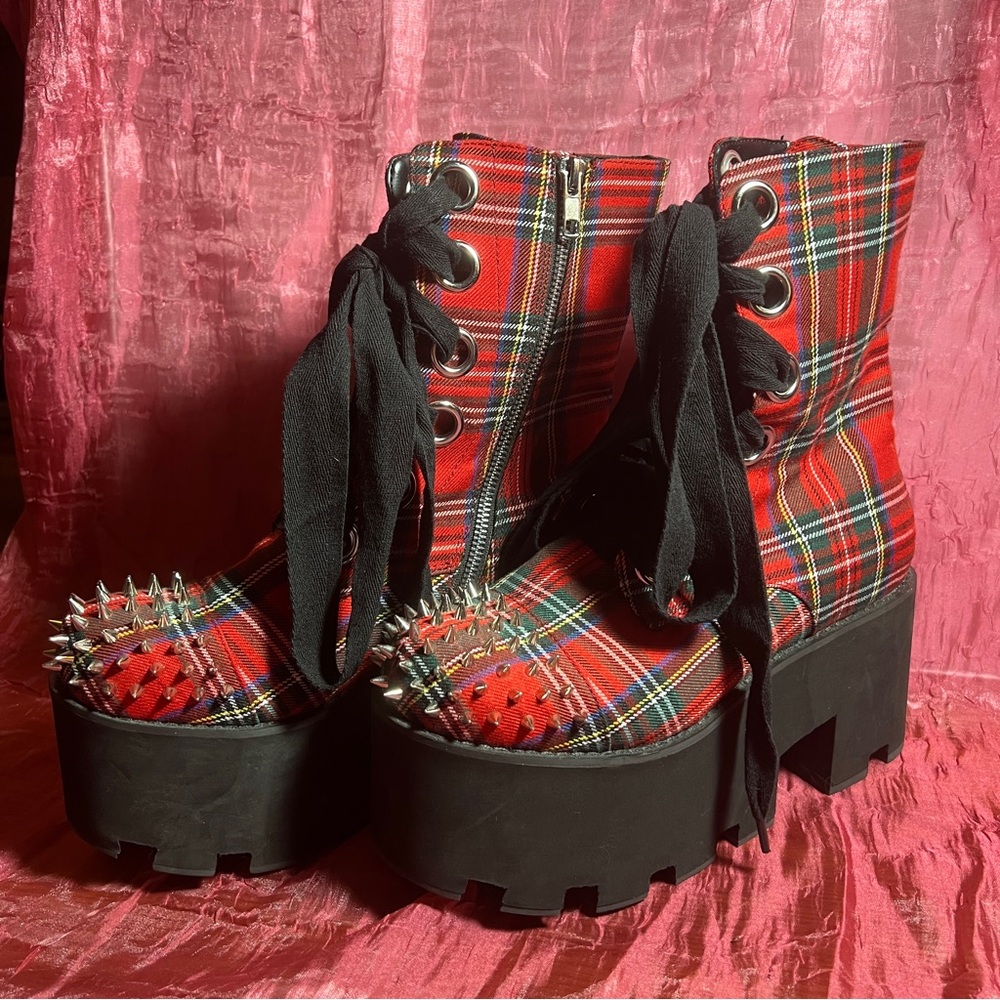Charla Tedrick Plaid Platform Boots with Spikes Size 9